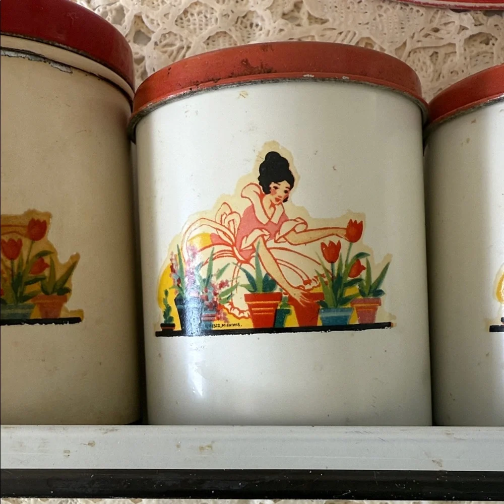 Vintage Spice Tins Rack and Cake Cover